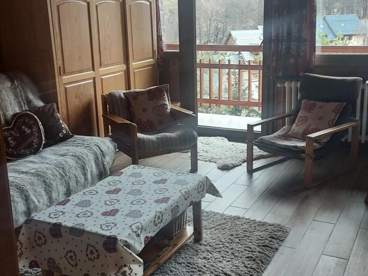 Appartement Cosy Pour 4 Avec Balcon Et Parking A Valloire - Fr-1-263-219 0*,