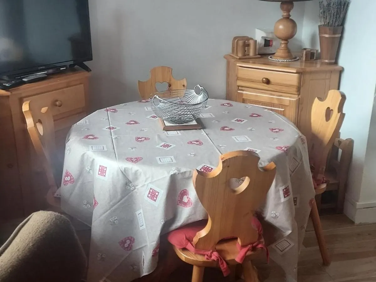 Appartement Cosy Pour 4 Avec Balcon Et Parking A Valloire - Fr-1-263-219 Apartment